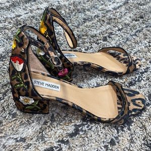 Steve Madden INCA Animal print ankle strap 2 inch block heel sz 8